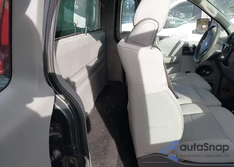 2004 Ford F-150 Xl/Xlt z USA, uszkodzony, nr VIN 1FTVF125X4NB91972